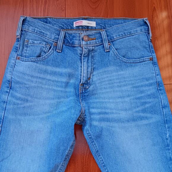 Levi Strauss Signature Jeans Blue Stretch Mid Rise Boot Cut Womens 28x30 Denim - Picture 2 of 10